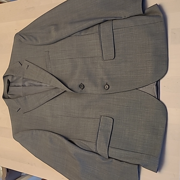 EUC Jos. A. Bank 100% Wool Signature Gold Traditional Fit Suit - Picture 6 of 17